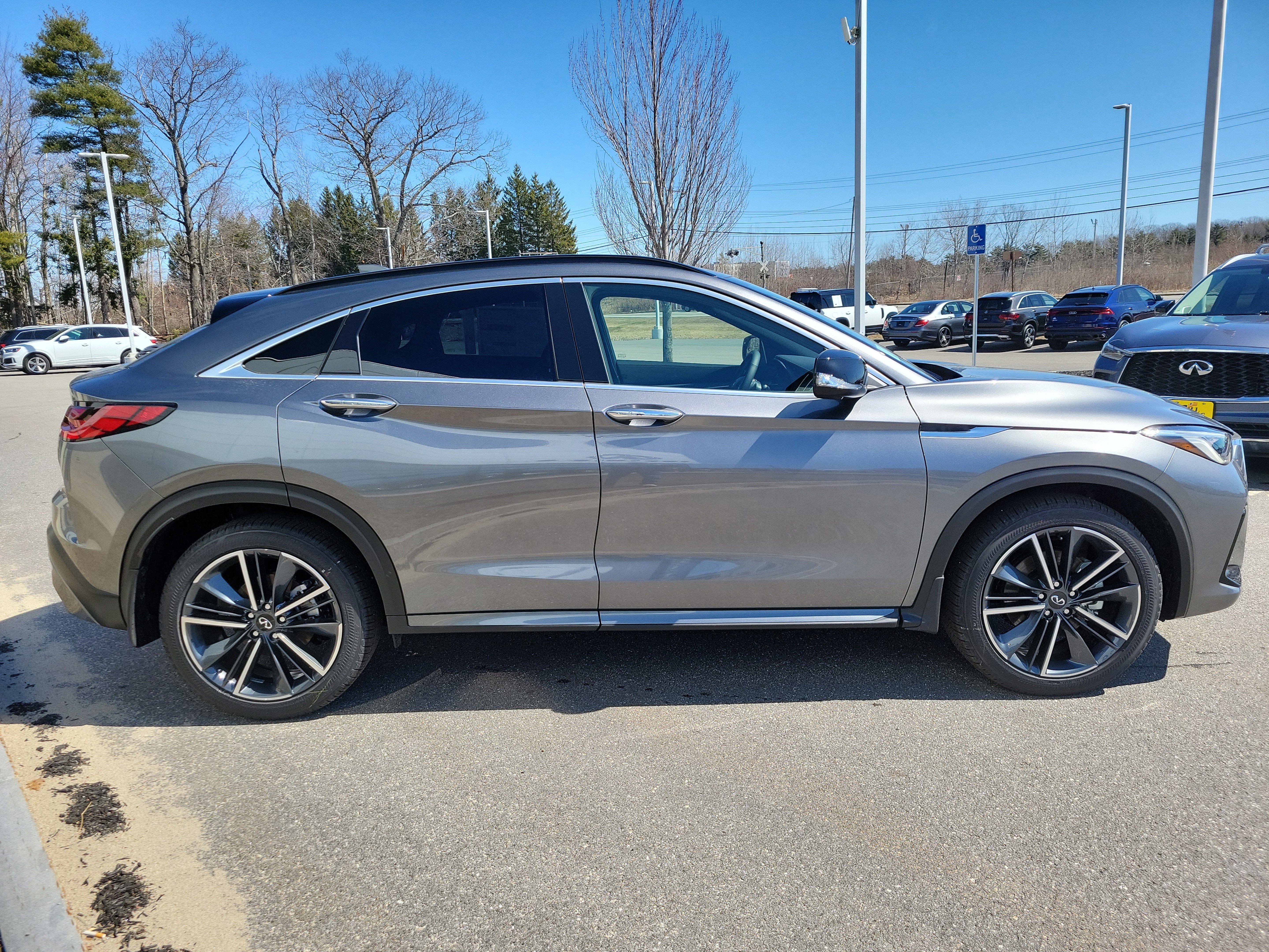 2025 INFINITI QX55 Essential AWD