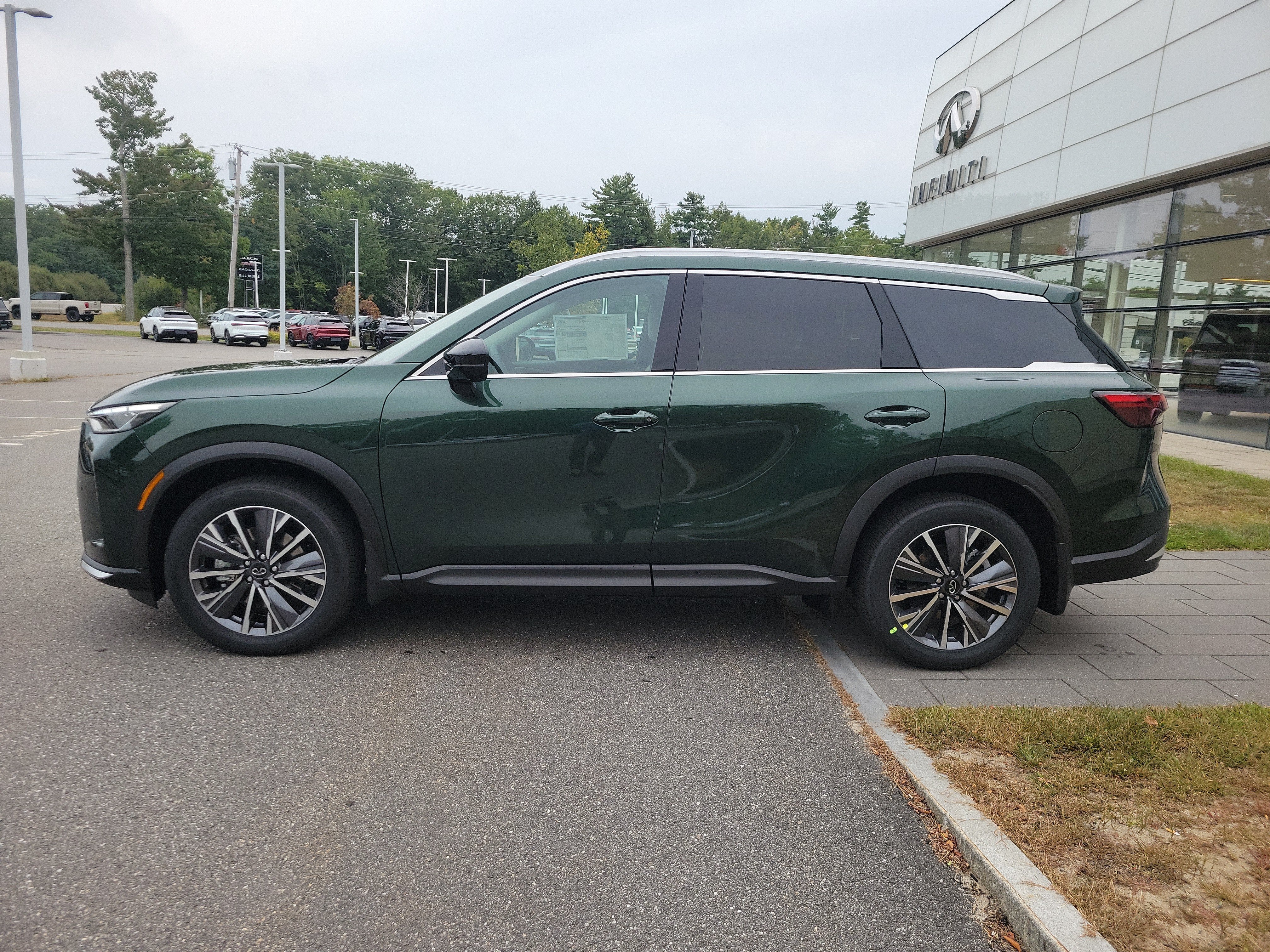 2027 INFINITI QX60 LUXE