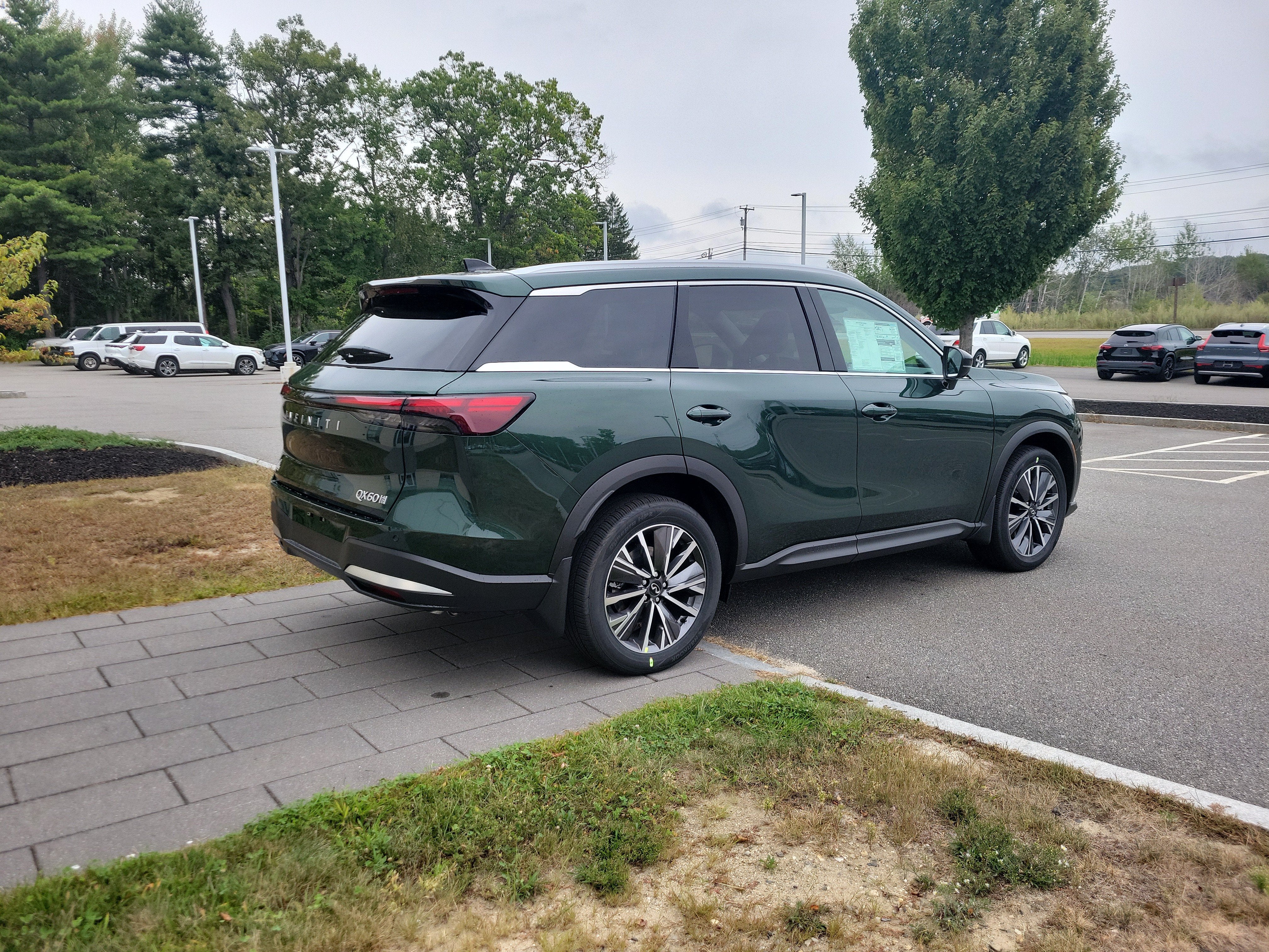 2027 INFINITI QX60 LUXE