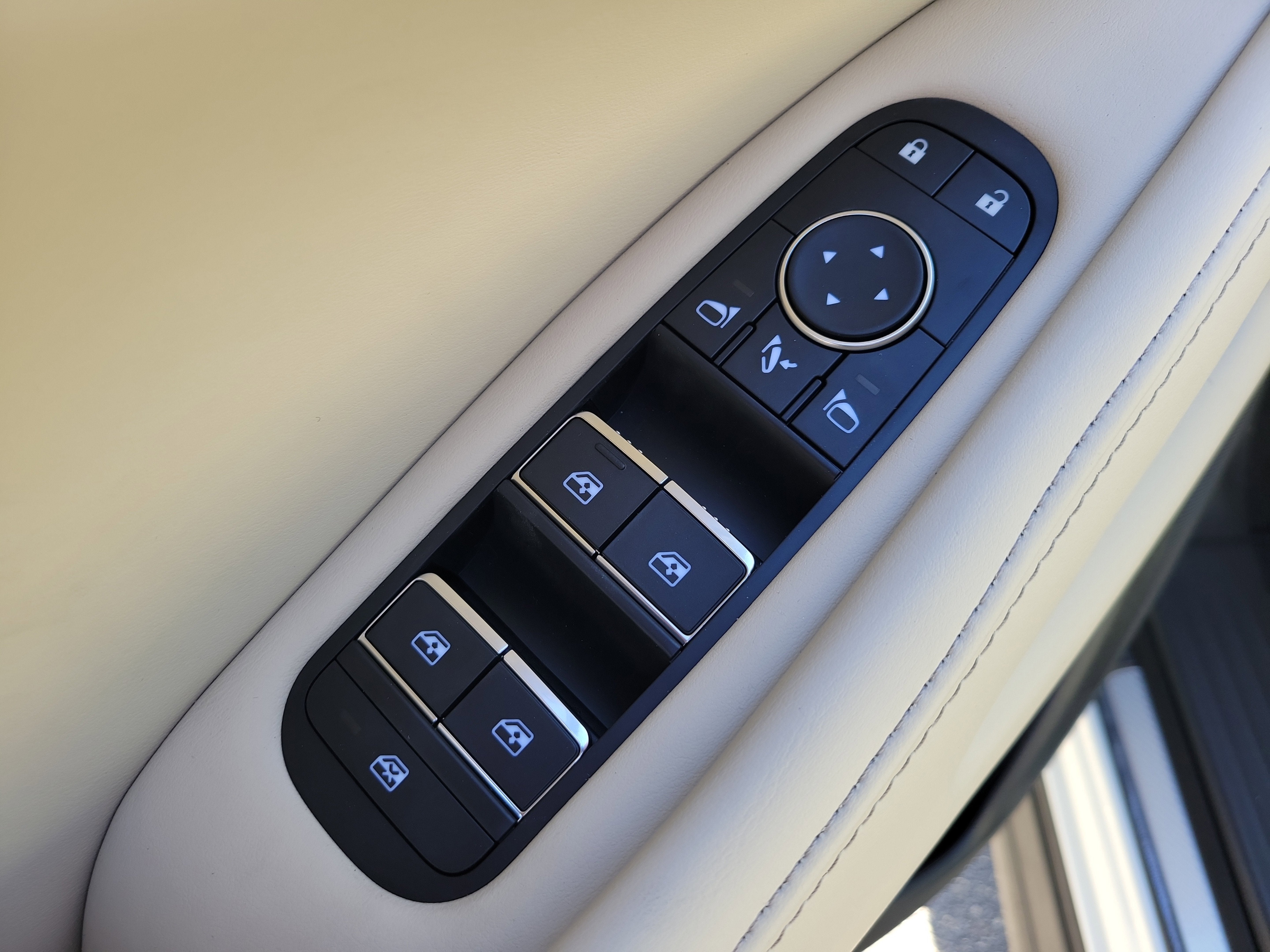 2025 INFINITI QX60 Luxe AWD