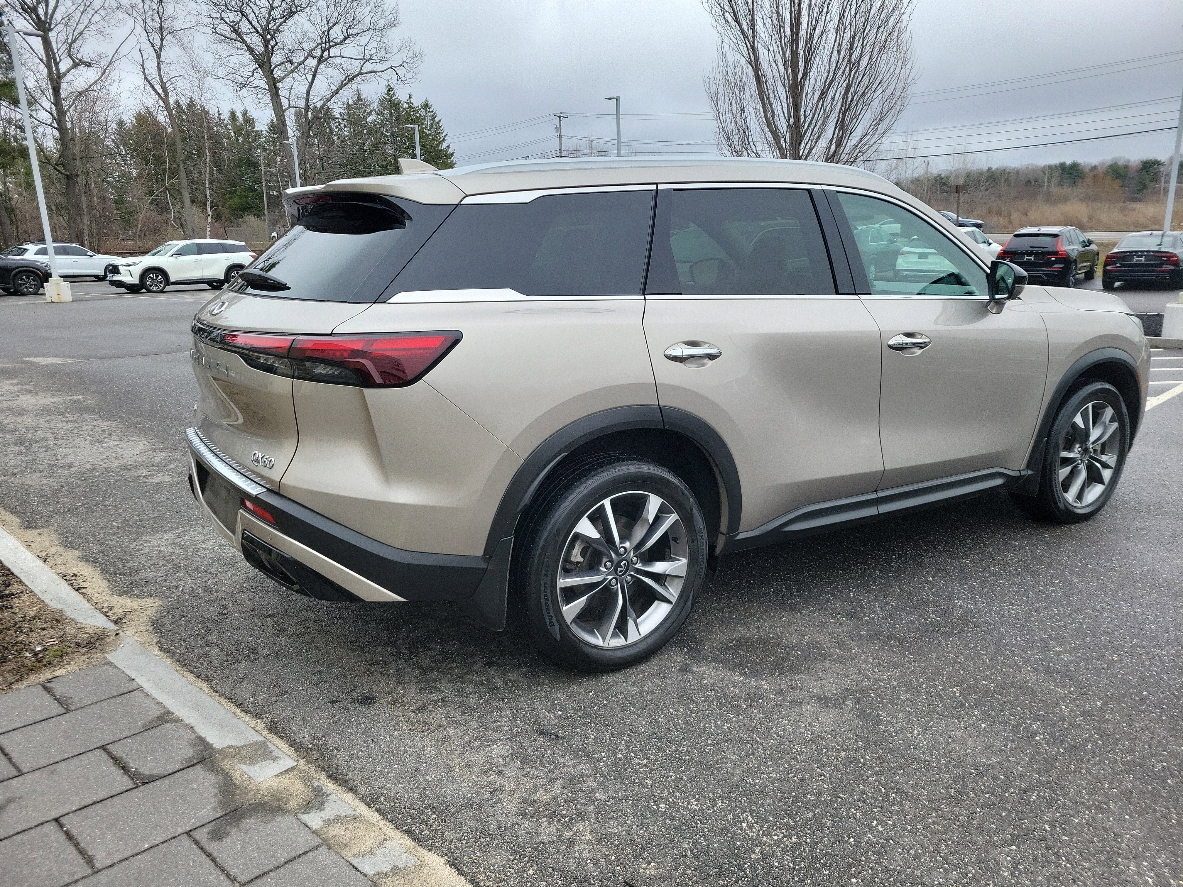 2023 INFINITI QX60 LUXE AWD