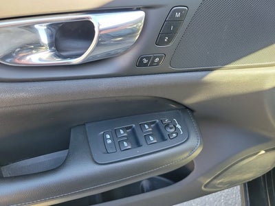 2021 Volvo S60 Momentum