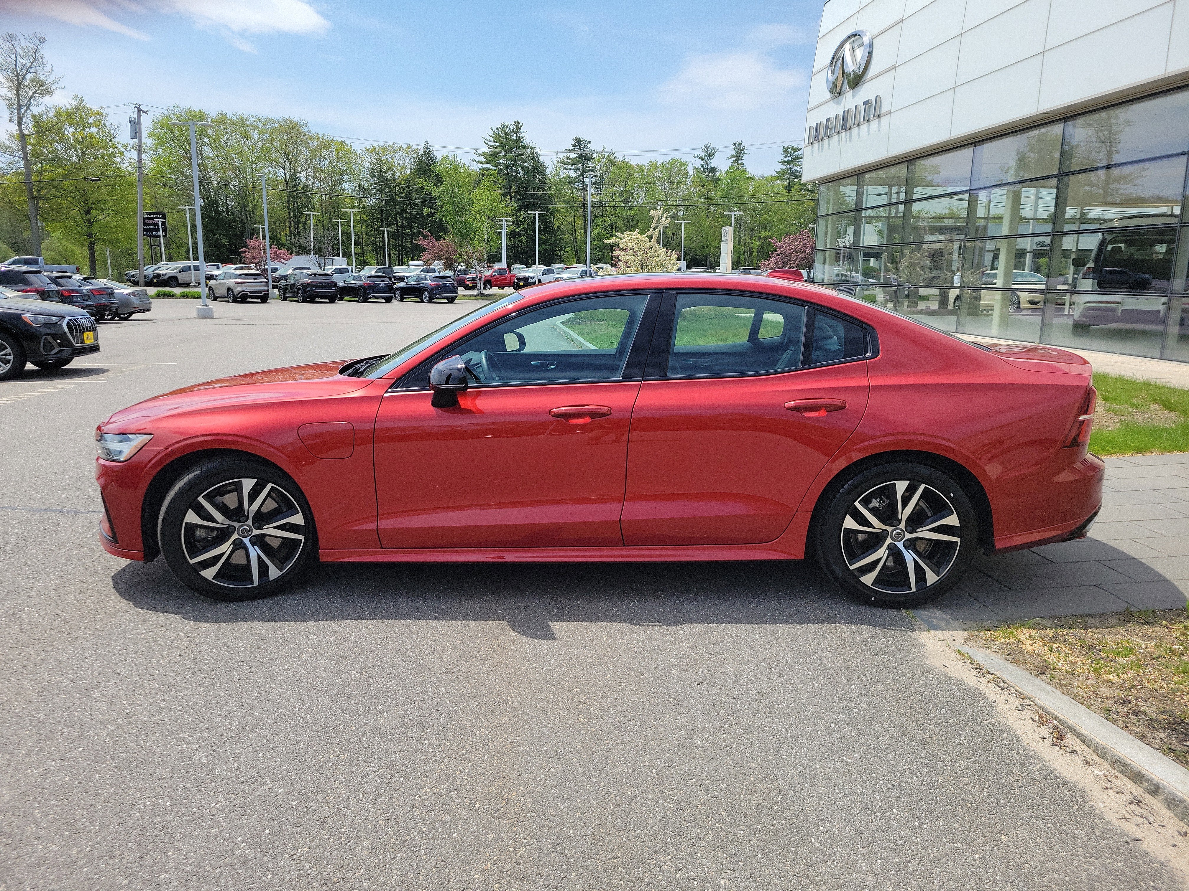 2022 Volvo S60 Recharge Plug-In Hybrid R-Design