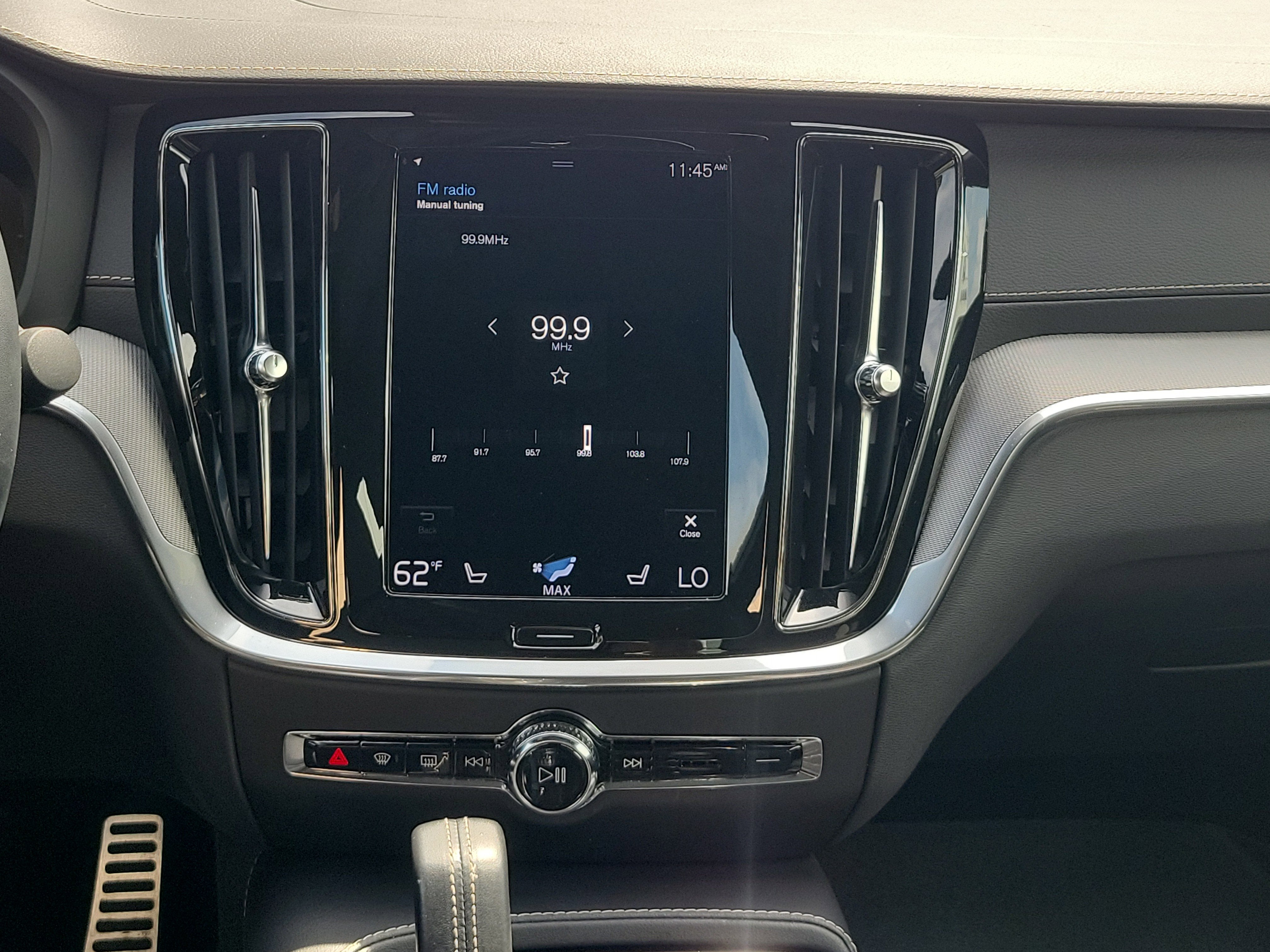 2022 Volvo S60 Recharge Plug-In Hybrid R-Design