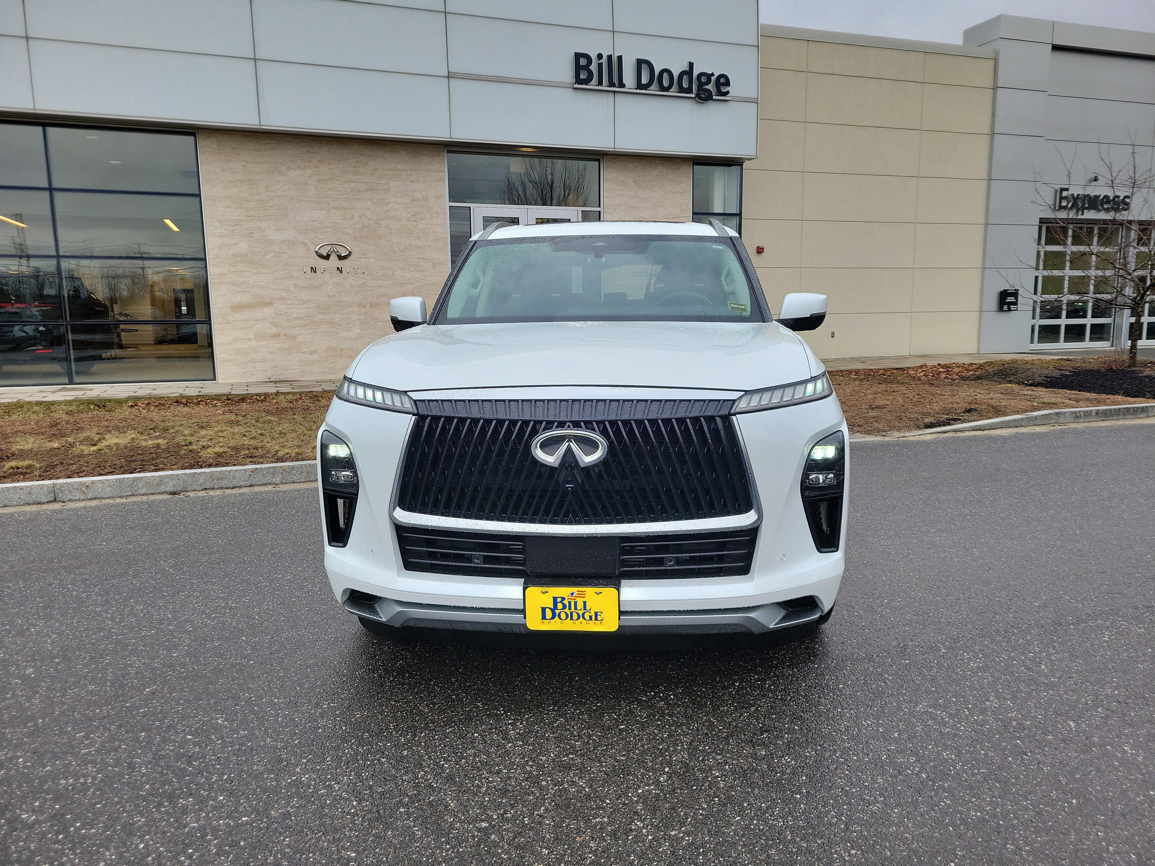 2025 INFINITI QX80 Sensory 4WD