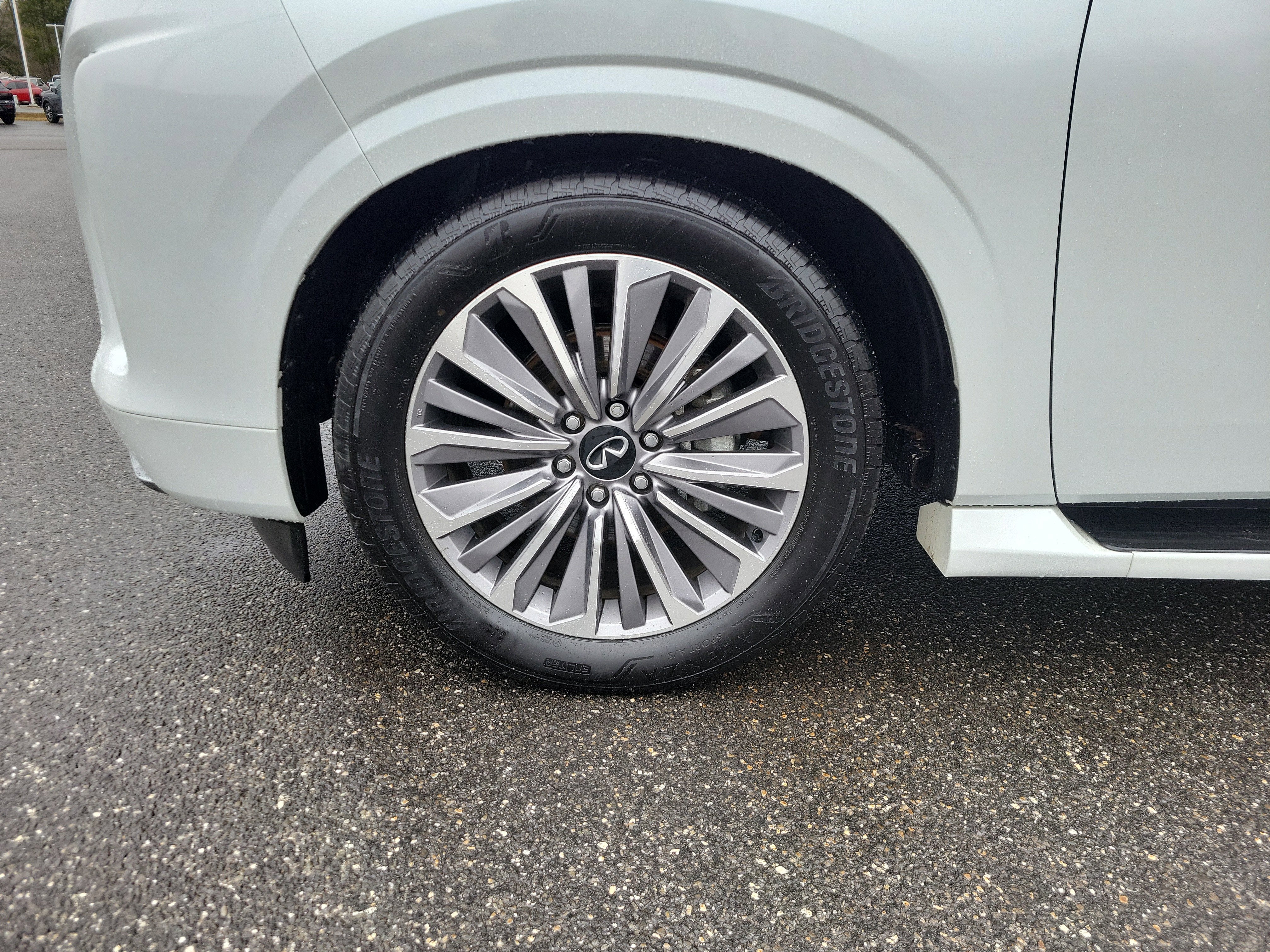 2025 INFINITI QX80 Sensory 4WD