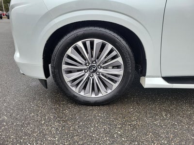 2025 INFINITI QX80 Sensory 4WD