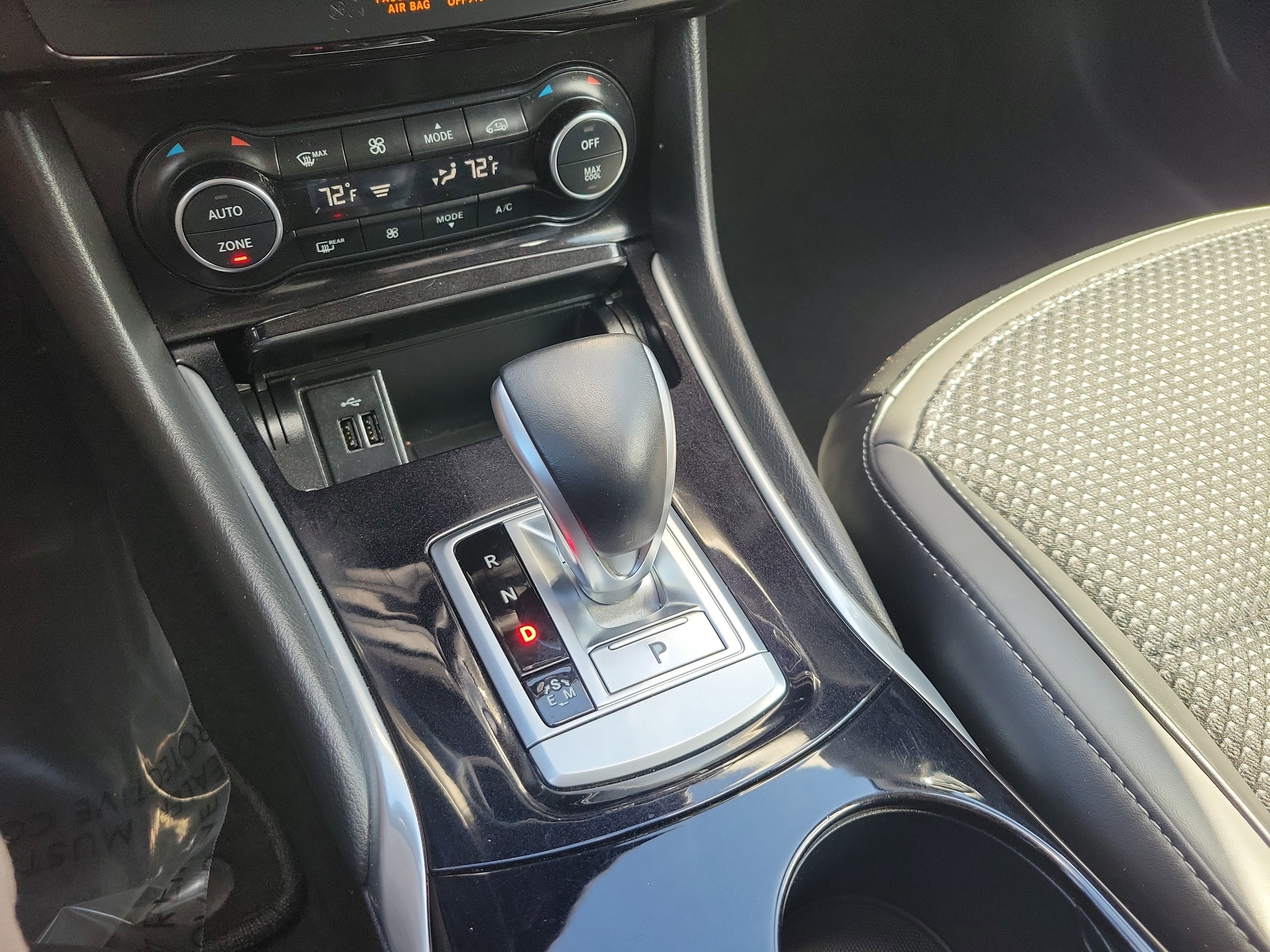 2019 INFINITI QX30 LUXE