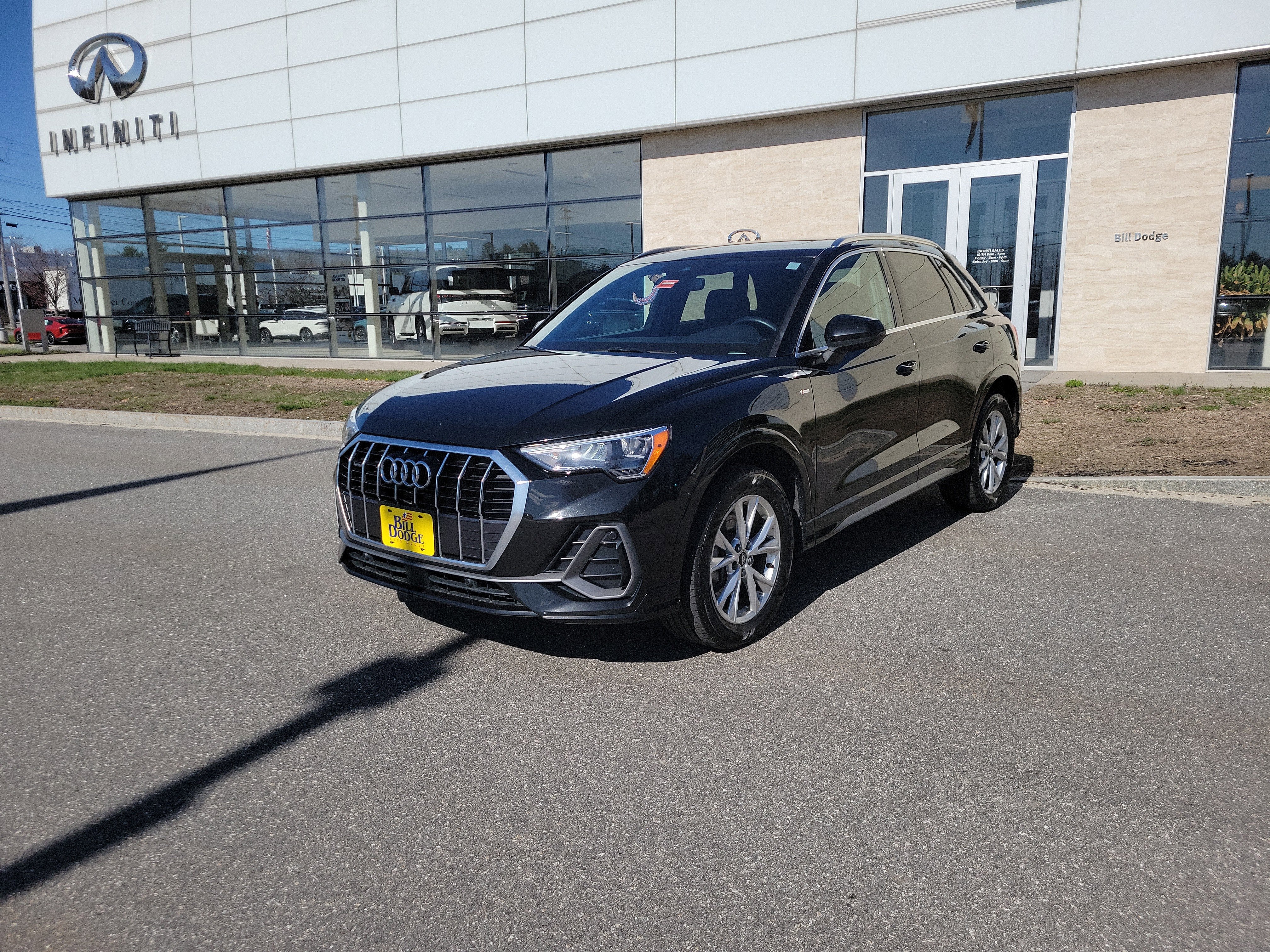 2022 Audi Q3 S line Premium