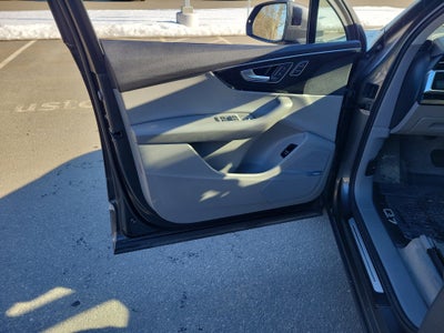 2020 Audi Q7 Premium Plus
