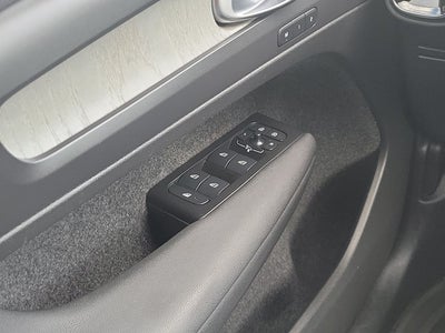 2022 Volvo XC40 Inscription