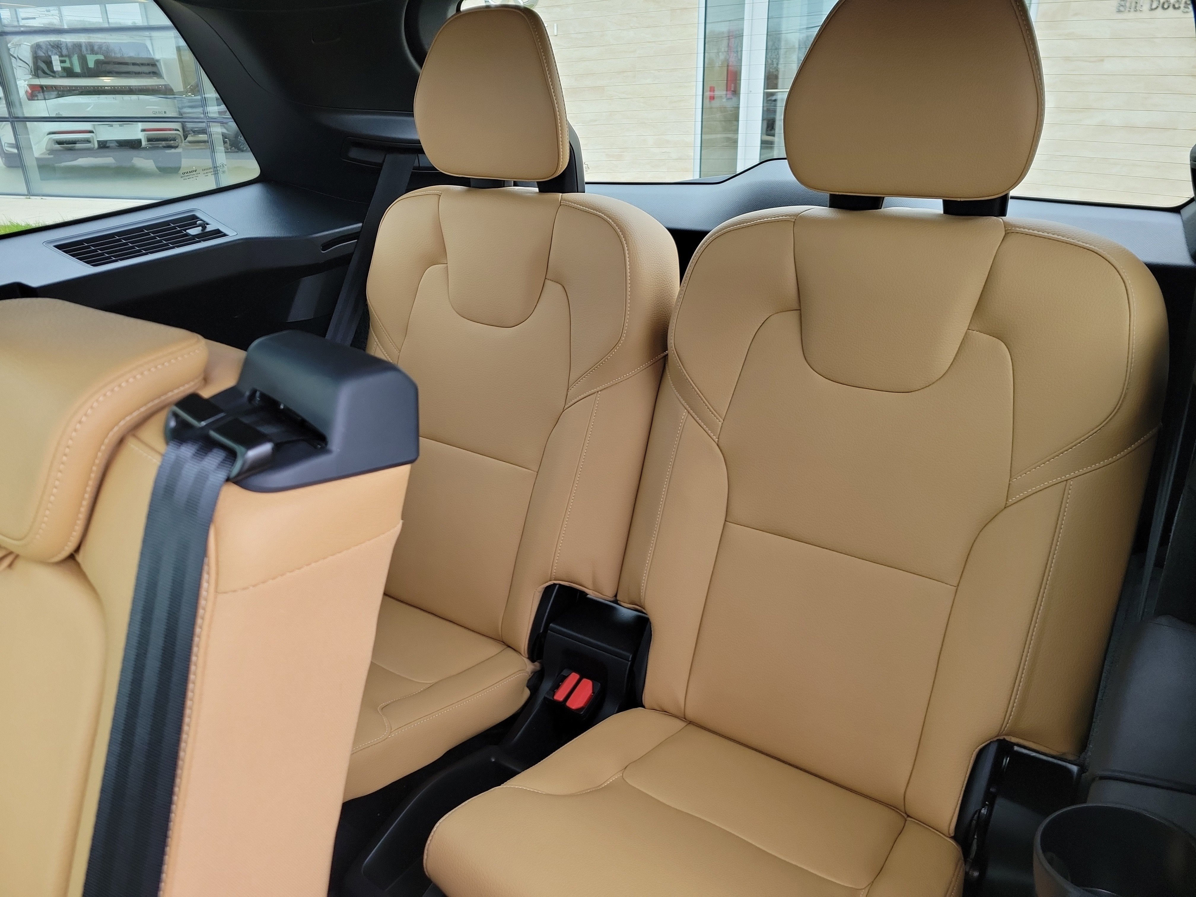 2017 Volvo XC90 Momentum