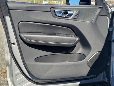 2024 Volvo XC60 Plus Dark Theme