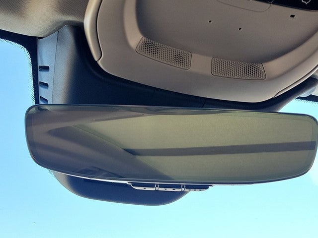 2024 Volvo XC60 Plus Dark Theme