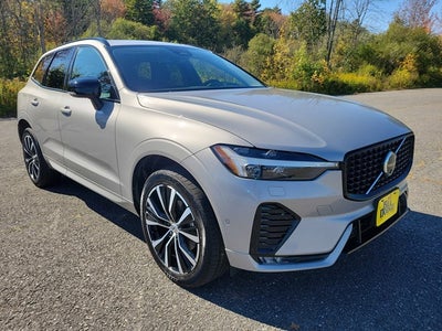 2024 Volvo XC60 Plus Dark Theme