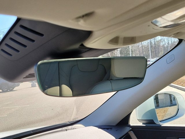 2023 Volvo XC60 Plus Bright Theme