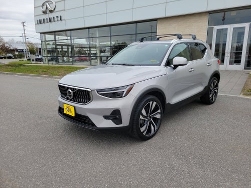 2024 Volvo XC40 Plus Bright Theme