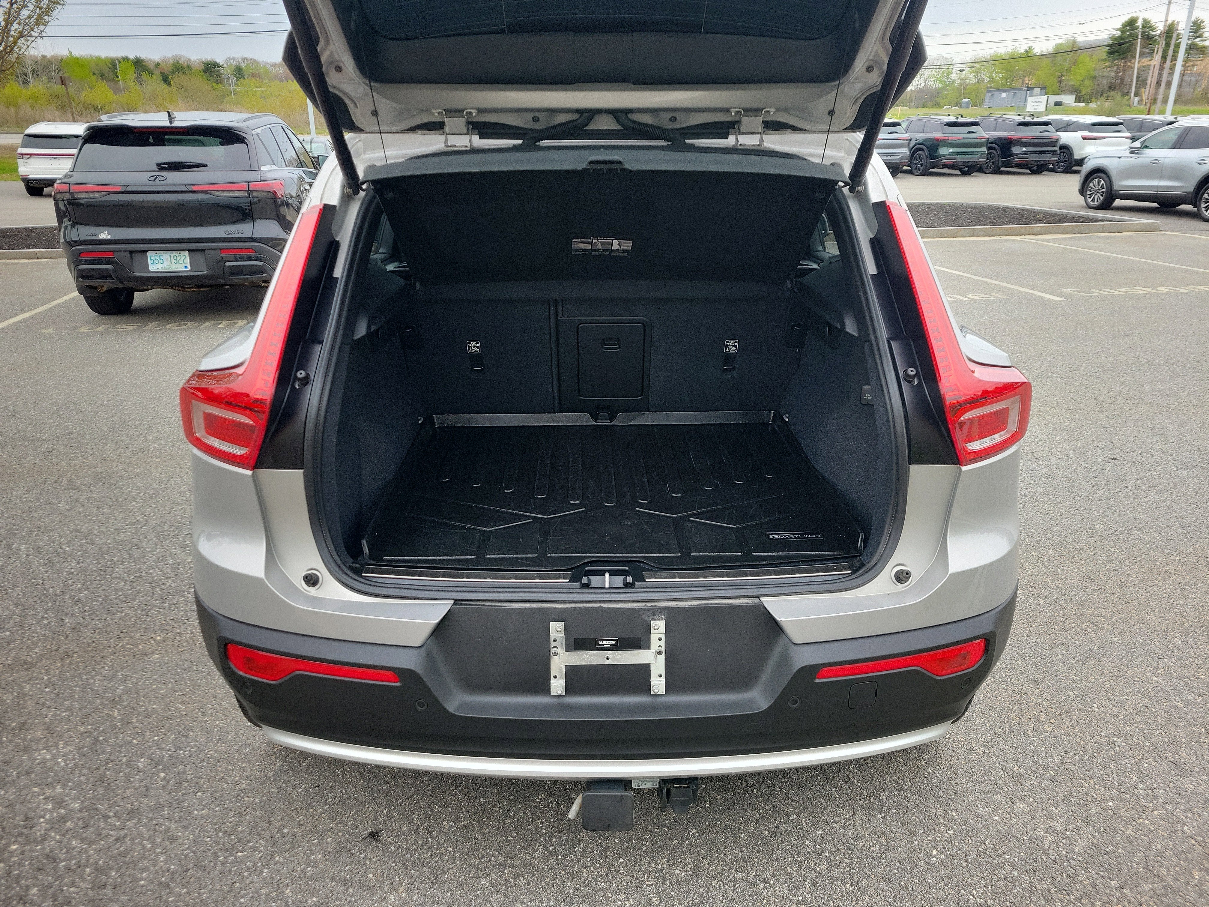 2024 Volvo XC40 Plus Bright Theme
