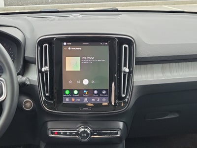 2024 Volvo XC40 Plus Bright Theme