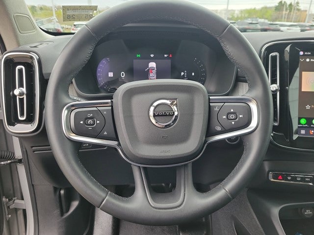 2024 Volvo XC40 Plus Bright Theme