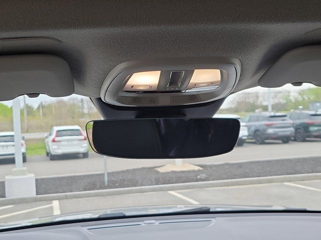 2024 Volvo XC40 Plus Bright Theme