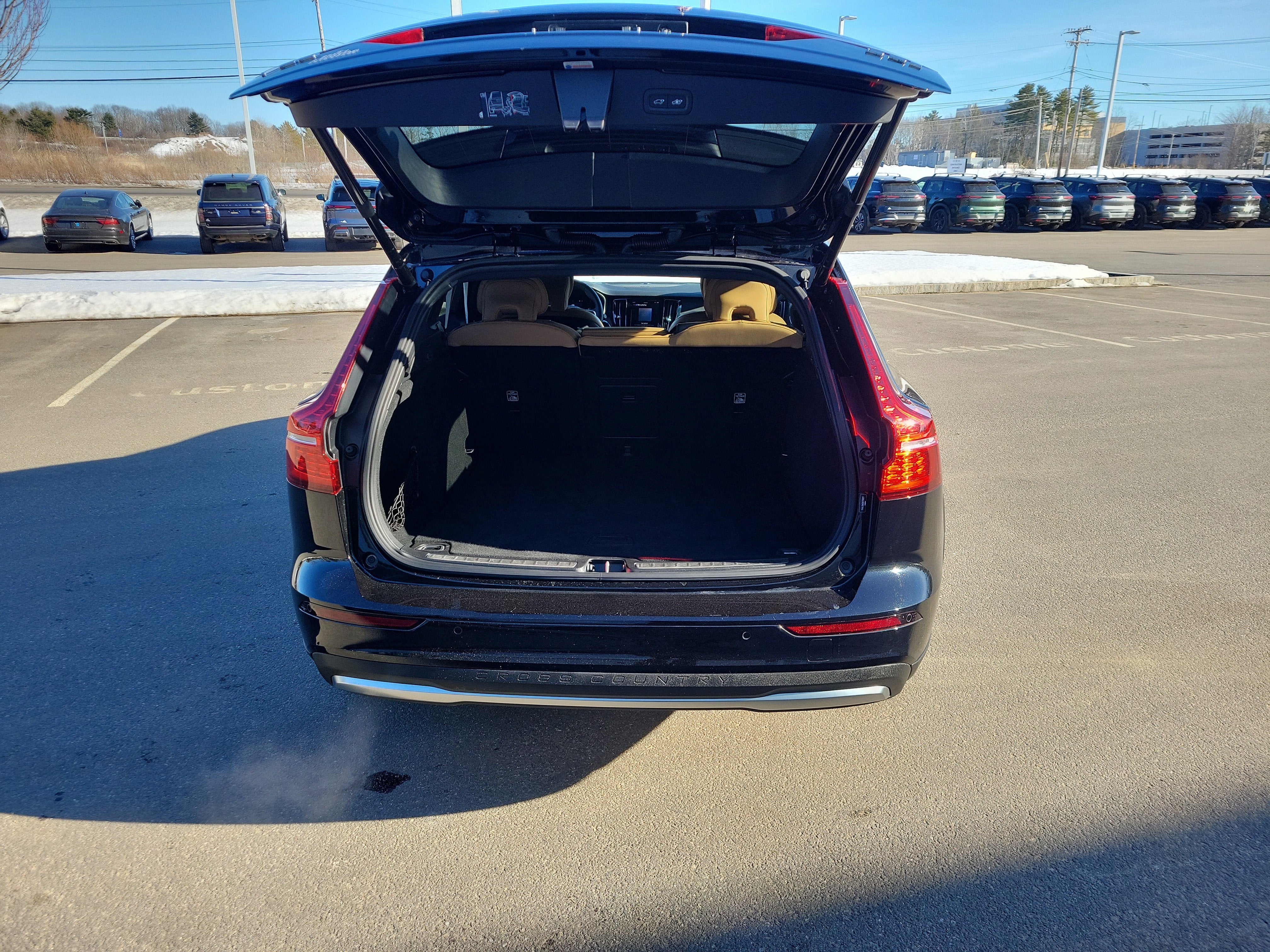 2024 Volvo V60 Cross Country Ultimate