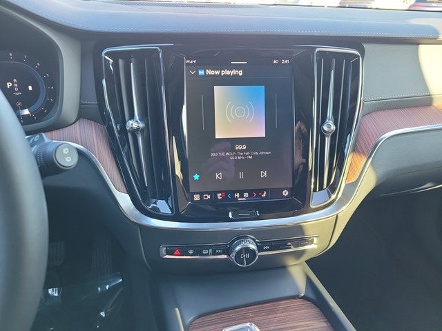 2024 Volvo V60 Cross Country Ultimate