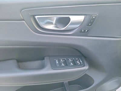 2025 Volvo XC60 Plus