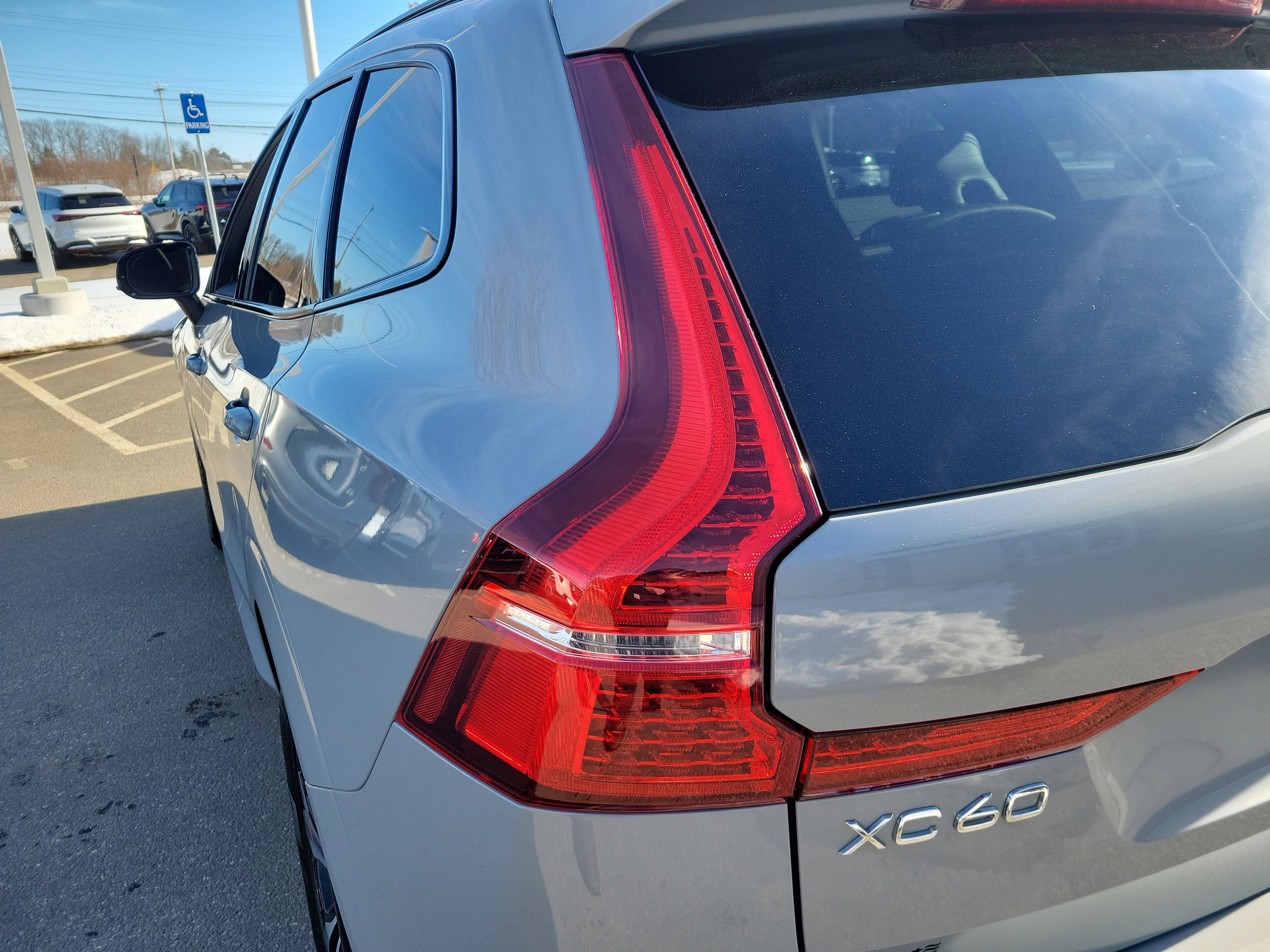 2025 Volvo XC60 Core