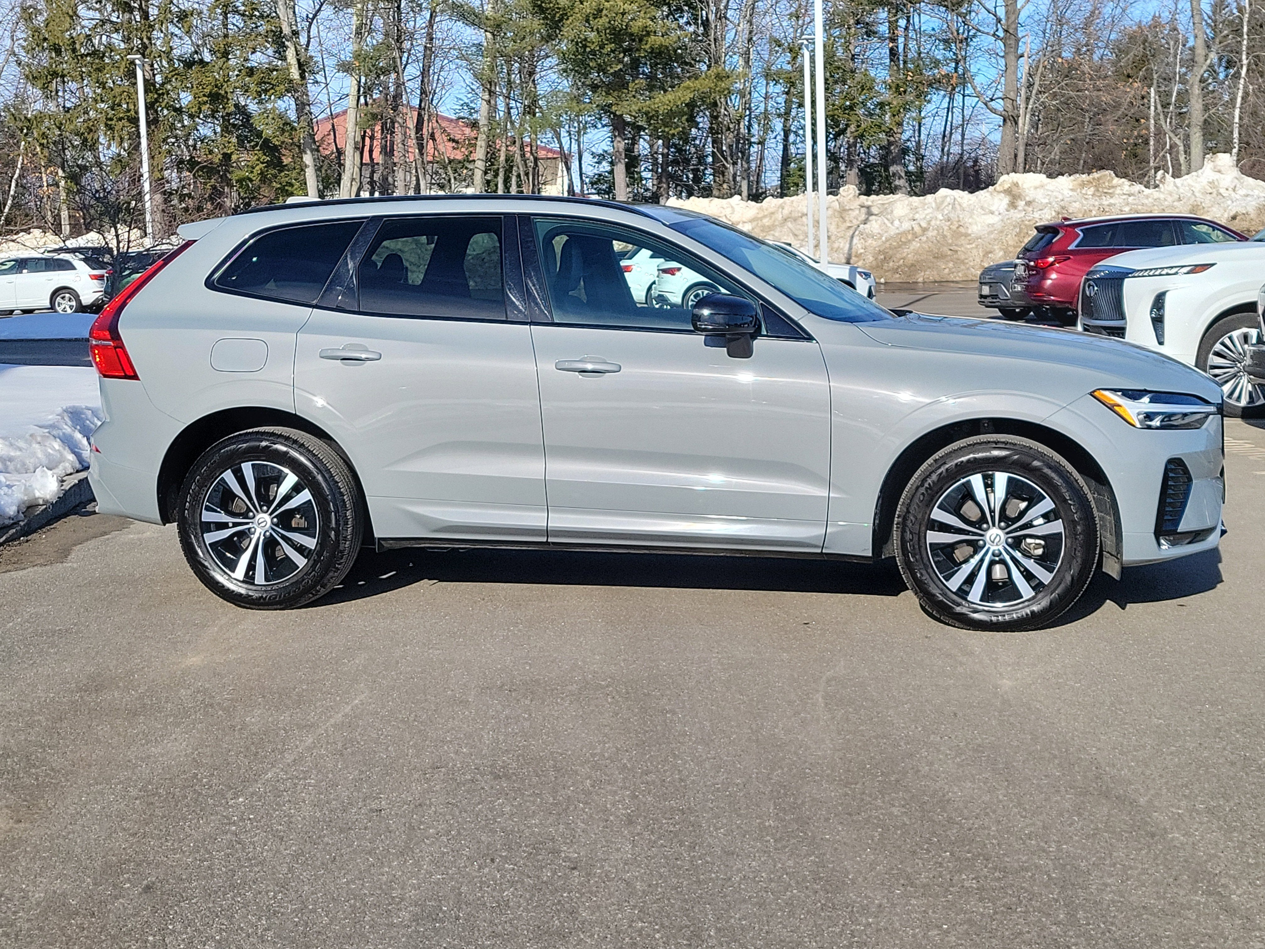 2025 Volvo XC60 Core