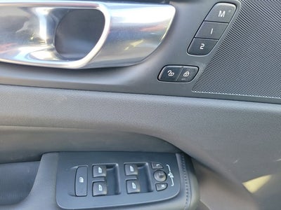 2025 Volvo XC60 Core